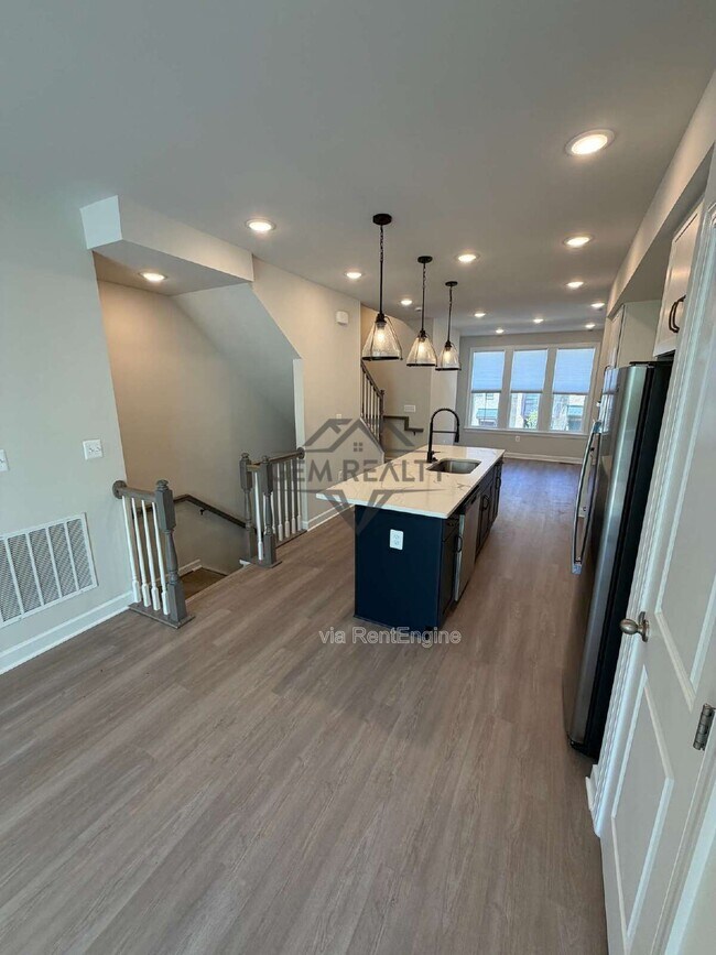 Building Photo - 7231 Mountaineer Dr