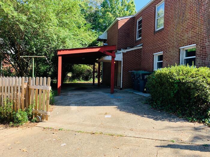 Primary Photo - 1223 Cherry Ave