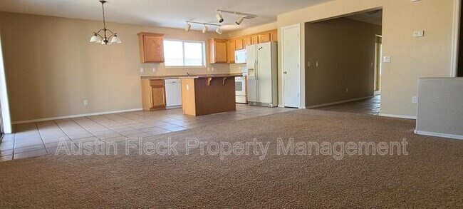 Building Photo - 2124 W Agrarian Hills Dr