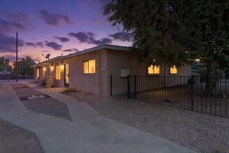 Building Photo - 7010 N 68th Dr
