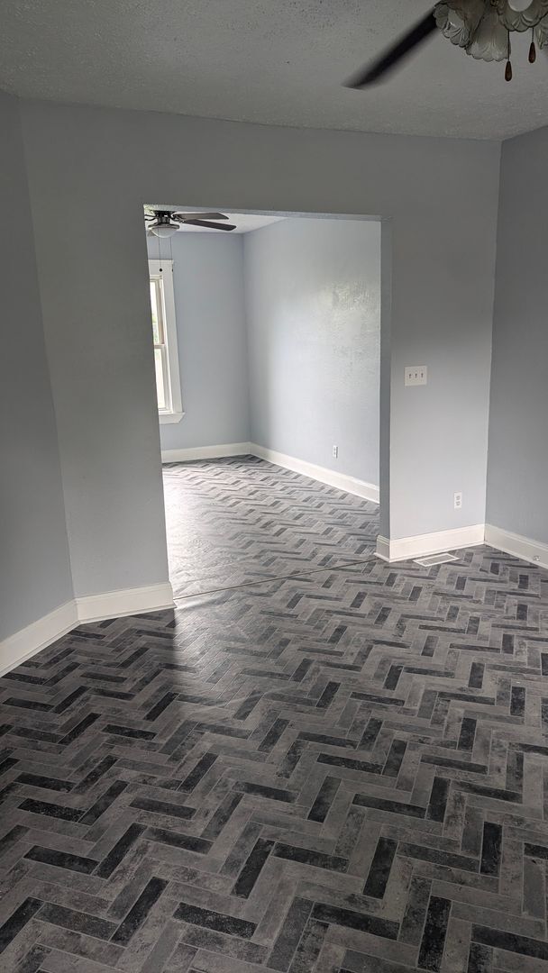 Foto del edificio - 7804-7804 Lawn Ave