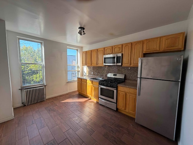 Building Photo - 52 Irving Ave