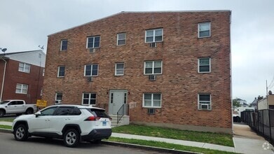 Building Photo - 4 Elm St