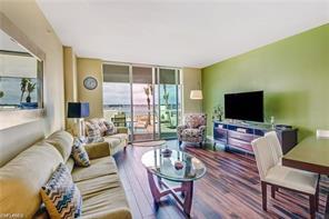 Foto principal - 3000 Oasis Grand Blvd