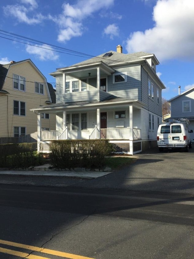 189 Brentwood Ave, Fairfield, CT 06825 Apartments in Fairfield, CT