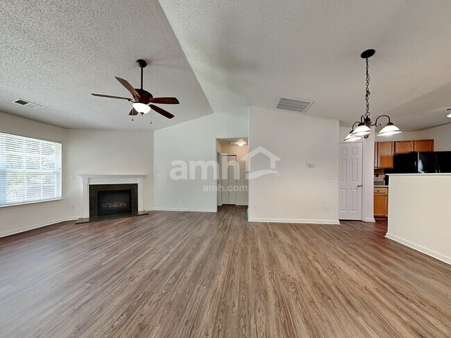 Foto del edificio - 566 Bedford Knoll Drive