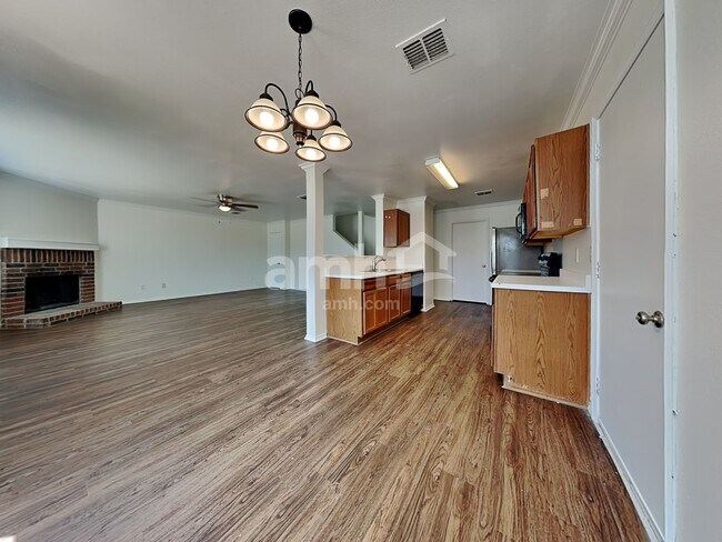 Foto del edificio - 2804 Lake Vista Dr