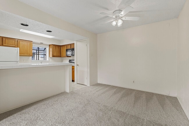 Building Photo - 15221 Berry Trail