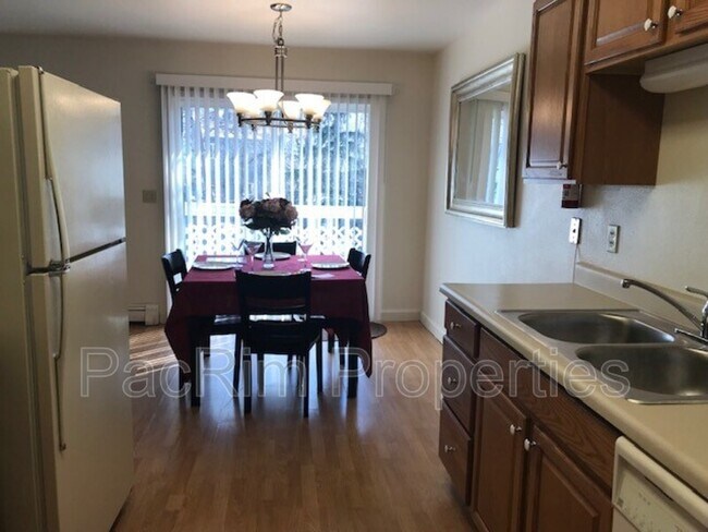 Foto del edificio - 3900 Malaspina Cir