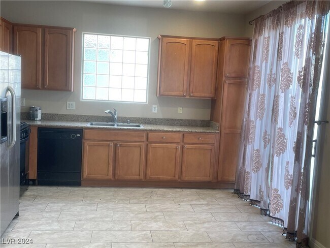 Foto del edificio - 5322 Floating Flower Ave