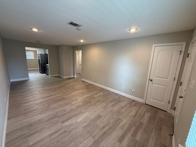 Building Photo - Gulf Breeze - Santa Rosa Shores - 2 bedroom, 1 bathroom