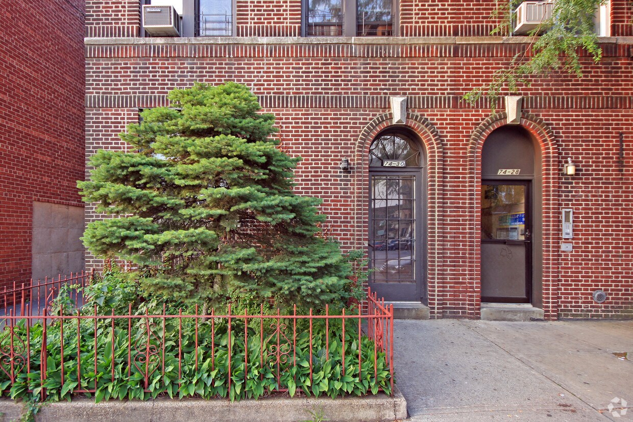 Building Photo - 74-30 Woodside Ave