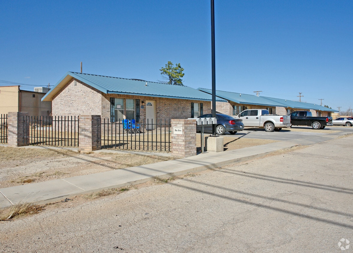 Las Casitas Apartments in Odessa, TX