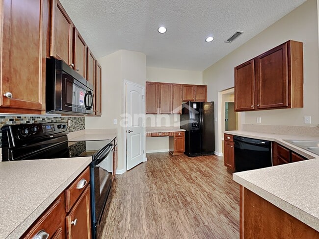 Foto del edificio - 14247 Summer Breeze Dr