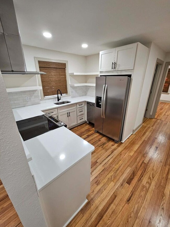 Building Photo - 152 E Orange St