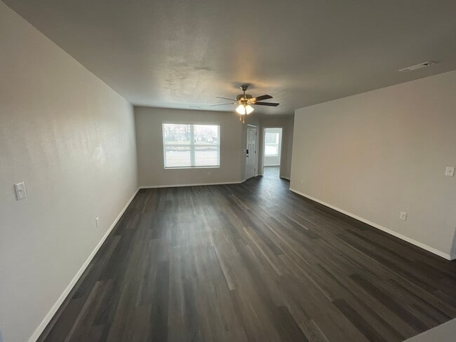 Building Photo - *Ringing in the New Year Special* BRAND NE...