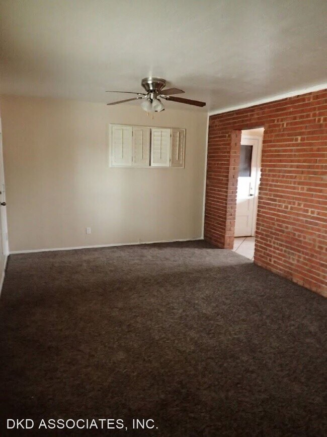 Foto del edificio - 3 br, 1.5 bath House - 8350 LYNN HAVEN
