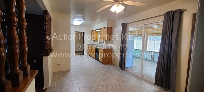 Building Photo - Charming 3 Bed, 2 Bath - Den & Enclosed Su...