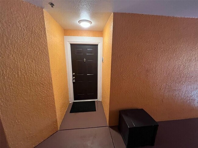 Foto del edificio - 5475 Vineland Rd