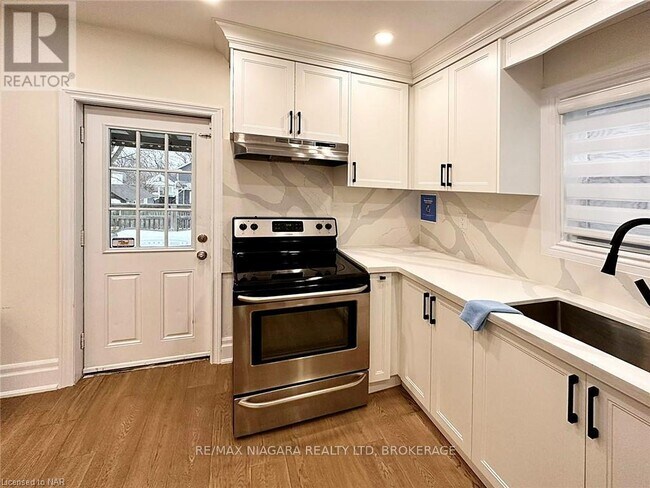 Photo du bâtiment - 6422 Ker St