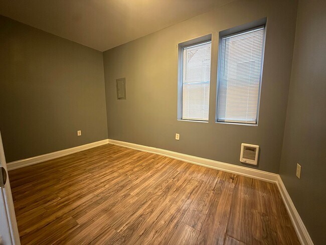 Building Photo - 334 N 62nd St