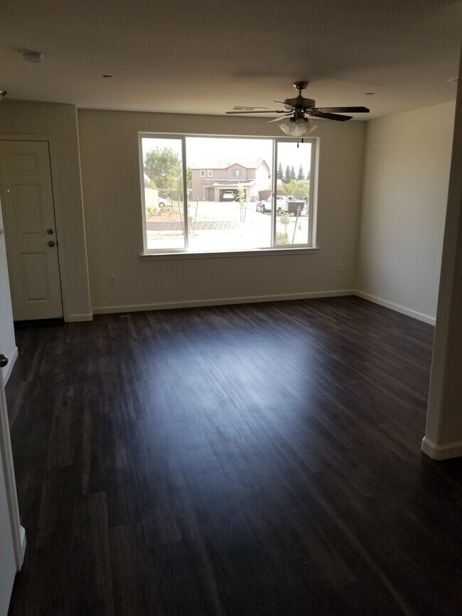 Foto del edificio - Move in Ready