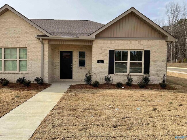 Building Photo - 401 Ronnie Drive SE