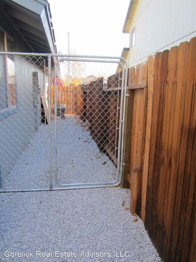 Building Photo - 3 br, 2 bath House - 1233 Blue Lakes Road