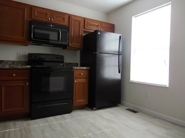 Building Photo - 1726 Athens Dr