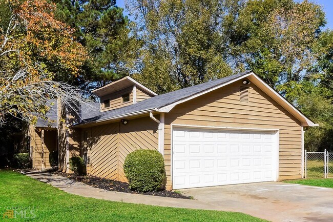 Building Photo - 3513 Warwick Way