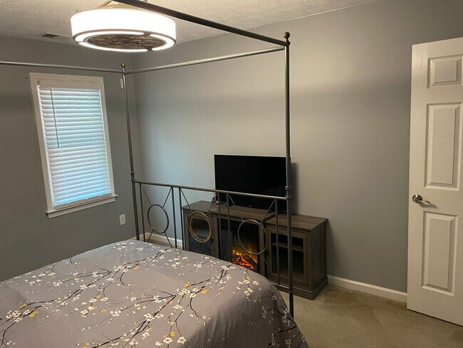 Foto del edificio - 3435 Velvet Creek Dr SW
