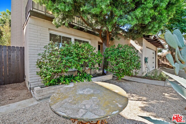 Building Photo - 5101 Lindblade Dr