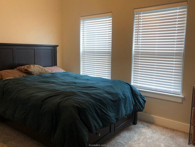 Foto del edificio - 501 Park Pl