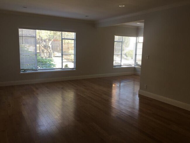 Building Photo - 1 bedroom in Oakland CA 94610
