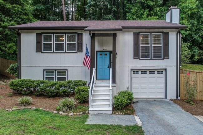 Renovated 4 bed home in Kennesaw w/ Designer Kitchen - Renovated 4 bed home in Kennesaw w/ Designer Kitchen