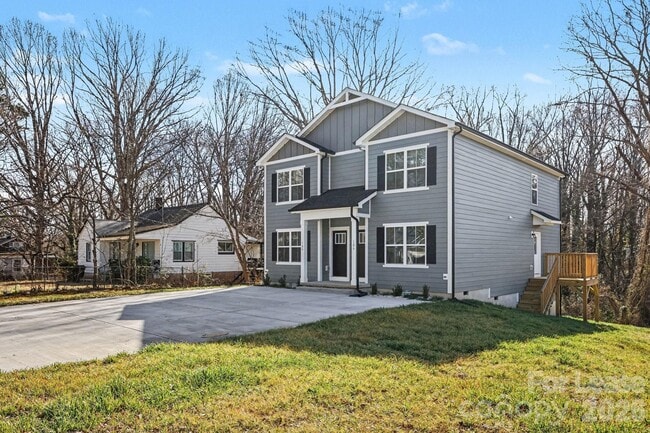 Building Photo - 104 10th Ave SE