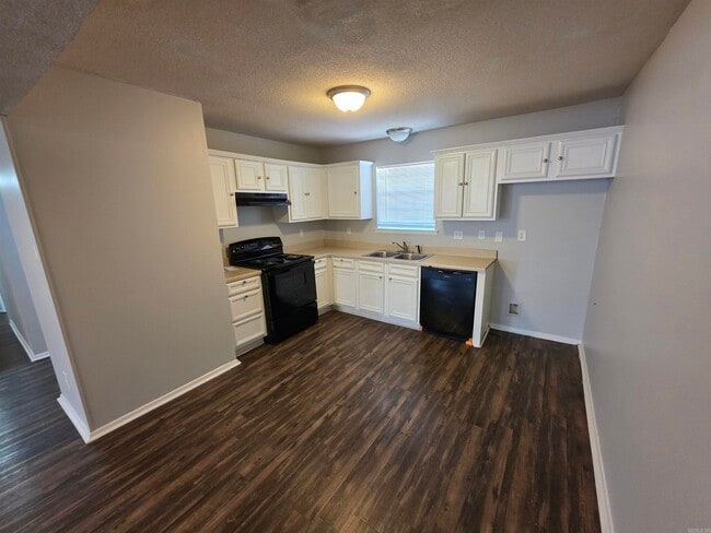 Building Photo - 1000 Lehman Dr