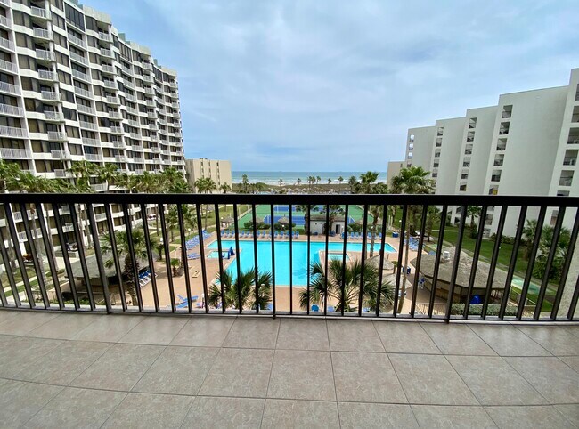Balcón - 404 Padre Blvd