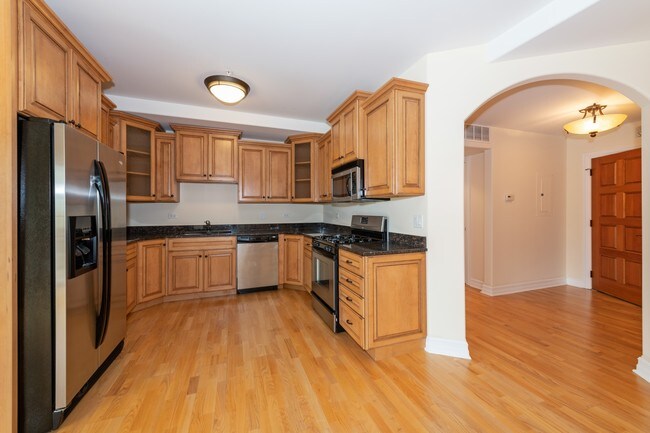Building Photo - 36 S Cass Ave
