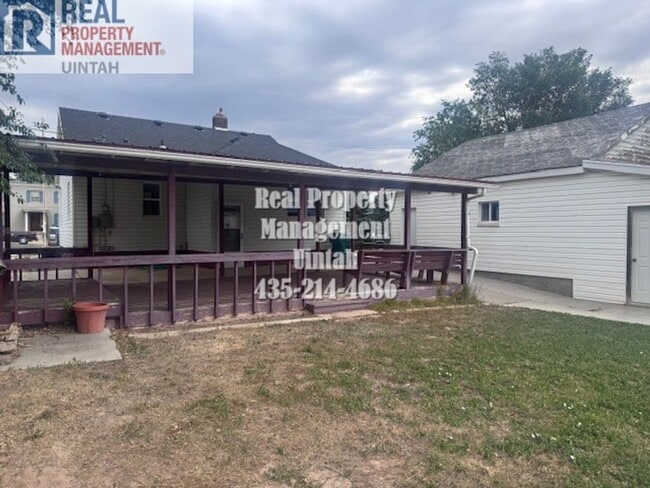 Foto del edificio - RENT AND DEPOSIT HAS BEEN REDUCED!! 4 bedr...