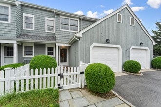 Building Photo - 7 Brittany Ln