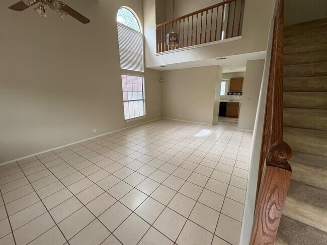 Foto del edificio - 2211 Rick Whinery Dr