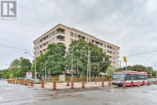 Photo du bâtiment - 1 Leaside Park Dr