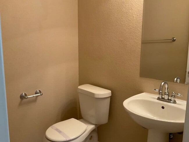 Building Photo - 5617 Piedra Dr