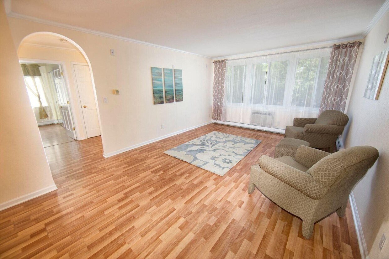 Foto principal - 825 E Henry Clay St