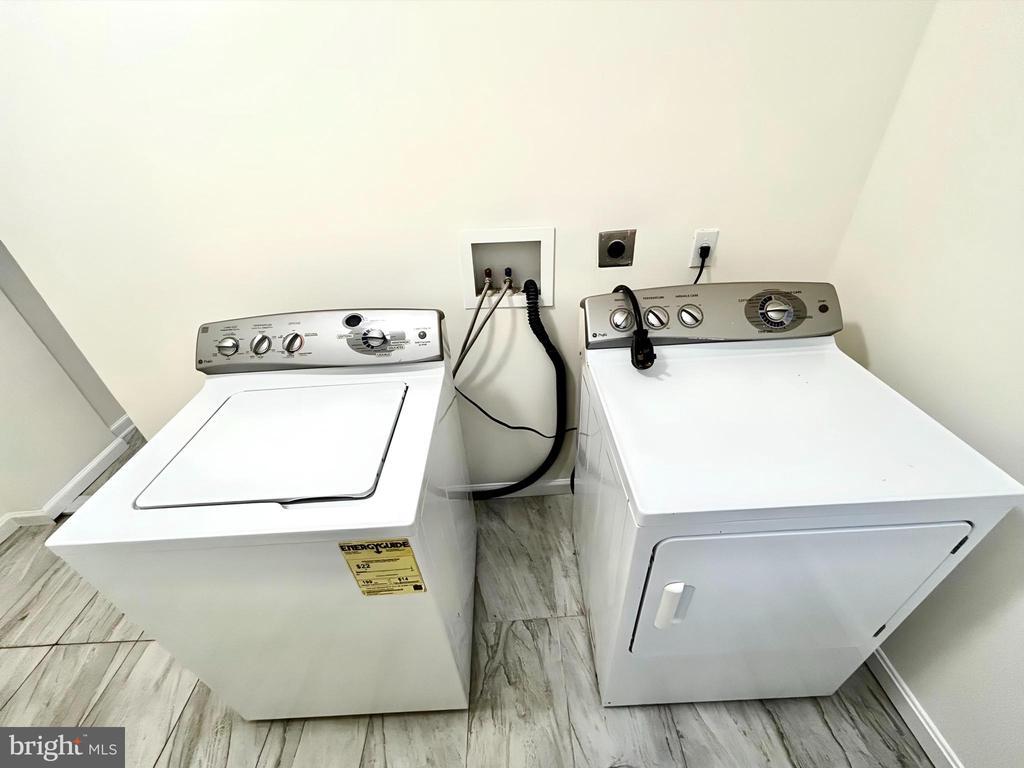 Primary Photo - 2000 McHenry St