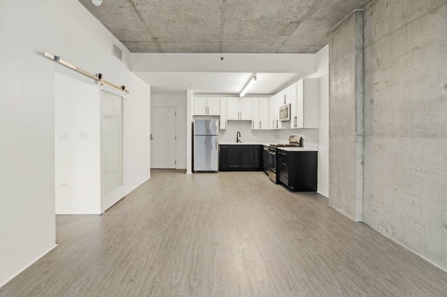 Photo - 1437 S State St Apartment