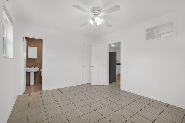 Building Photo - 558 NW 90th St