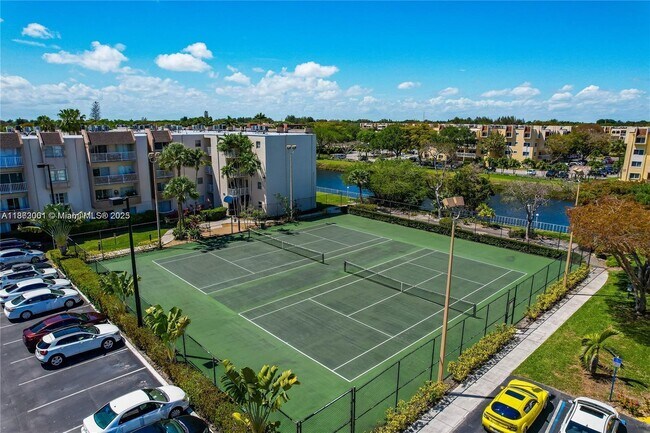 Foto del edificio - 7775 SW 86th St