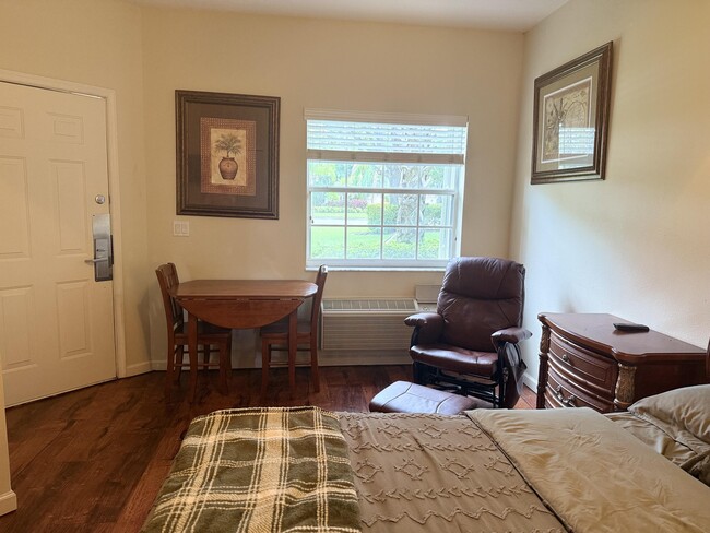 Building Photo - 8946 Sandshot Ct
